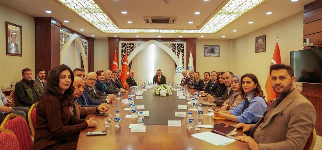 HAKKÂRİ'DE TARIMSAL ÜRÜNLERİN GELİŞTİRİLMESİ AMACIYLA DEĞERLENDİRME TOPLANTISI GERÇEKLEŞTİRİLDİ