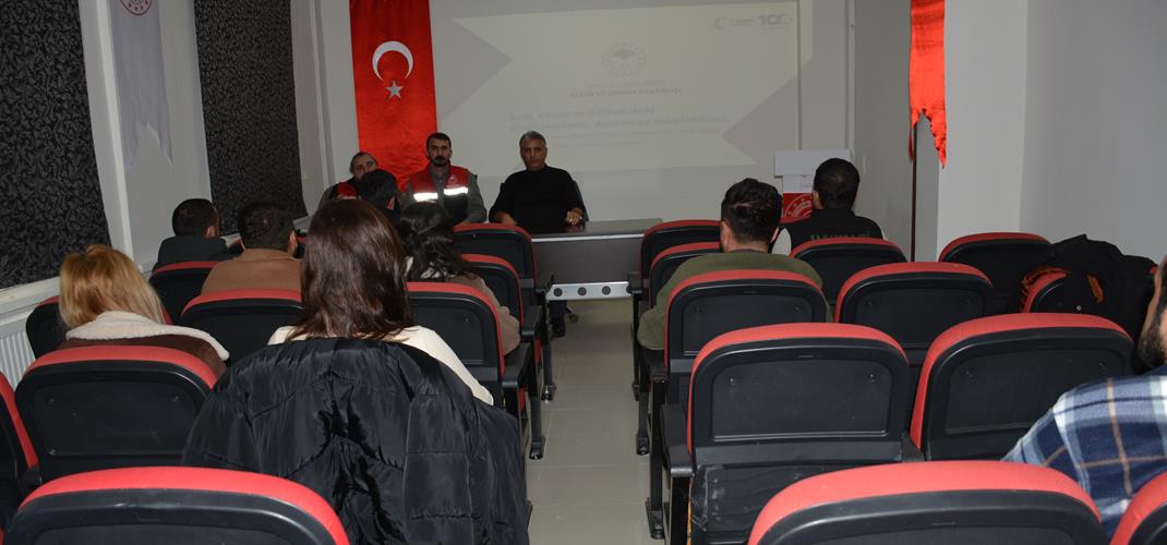 SAHİPSİZ KEDİ, KÖPEK VE GELİNCİKLER’İN KİMLİKLENDİRME VE BARINAKLARDAN SAHİPLENDİRME EĞİTİMİ